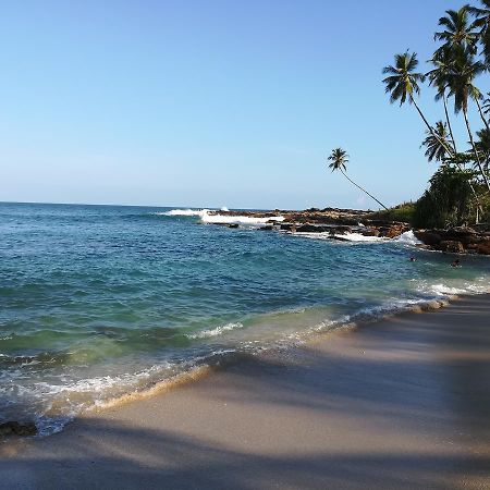 Star Beach Hotel Тангалла Экстерьер фото