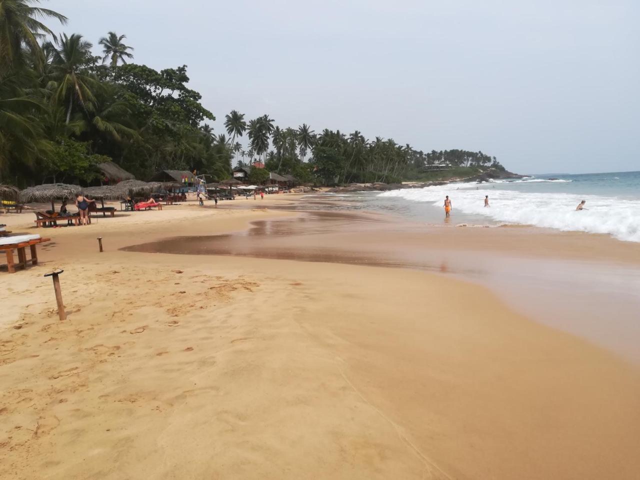 Star Beach Hotel Тангалла Экстерьер фото