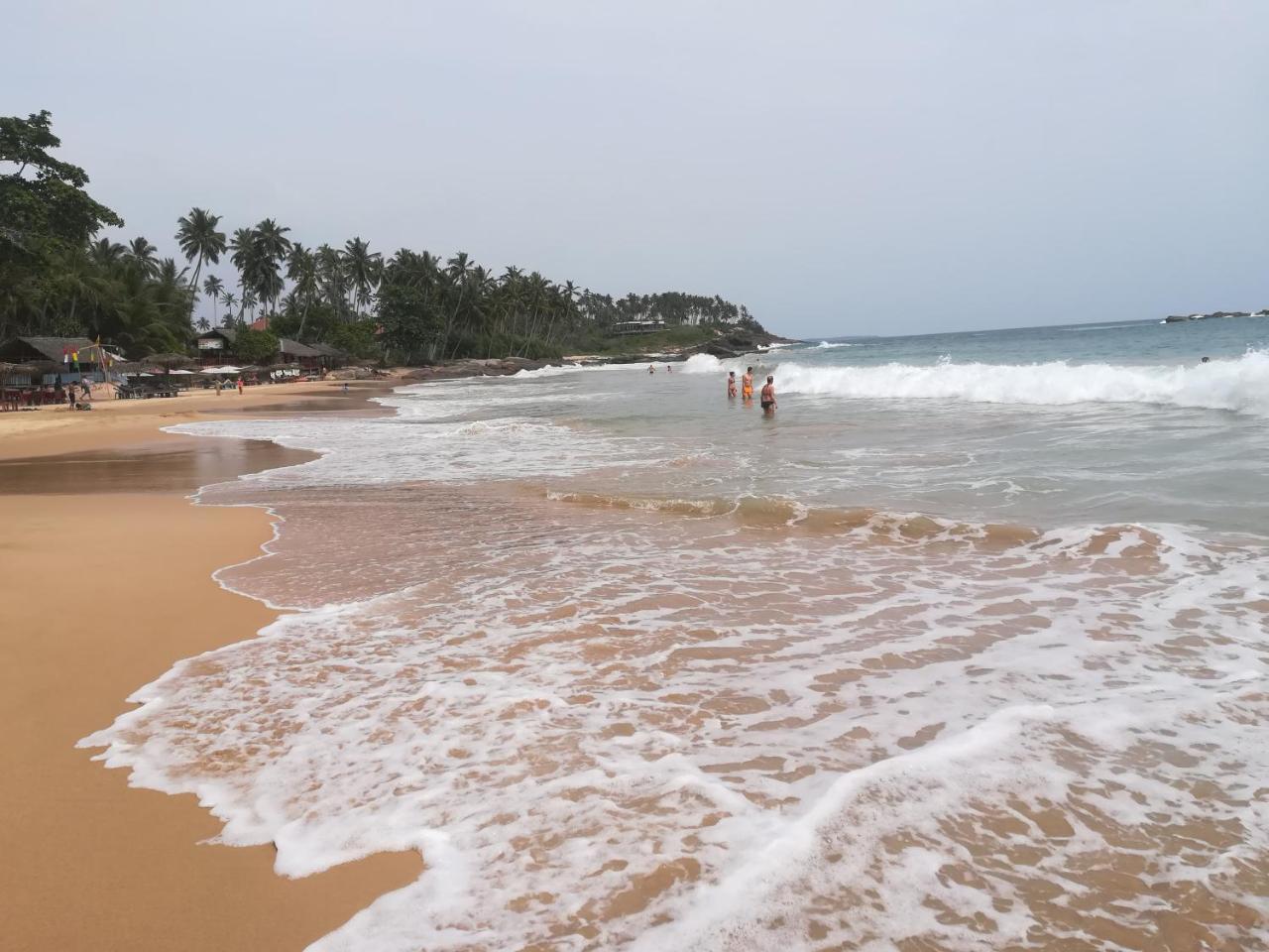 Star Beach Hotel Тангалла Экстерьер фото